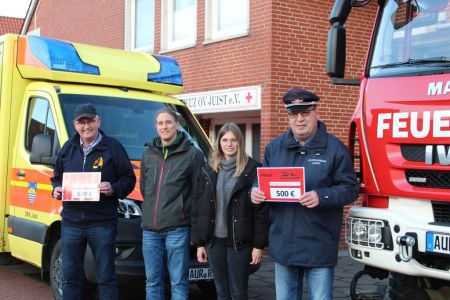 Bild 0 von Weihnachtsspende für DRK und Feuerwehr von Norder Bauunternehmer