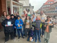 Bild 0 von Inselschüler besuchen Juister Buchhandlung