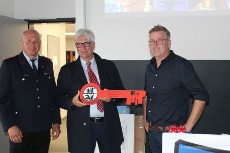 Bild 0 von Neues Feuerwehrhaus wurde seiner Bestimmung übergeben