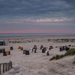 Bild 0 von Juist bereitet den Strand auf die Winterzeit vor