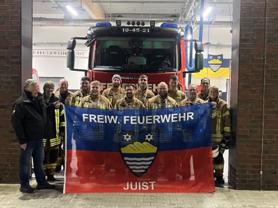 Bild 0 von Feuerwehr Juist zeigt ab sofort Flagge